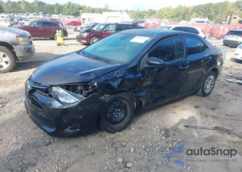 2018 Toyota Corolla Le z USA, uszkodzony, nr VIN 2T1BURHE8JC011207